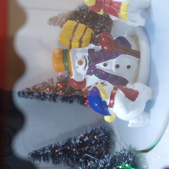 Mr. Christmas Magic Scene Ornaments - Picture 9 of 11